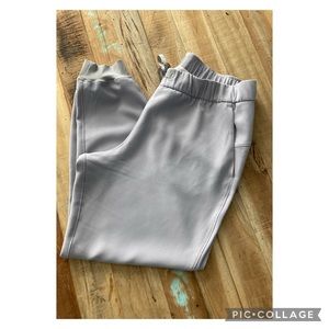 Lululemon On the Fly Jogger - size 12